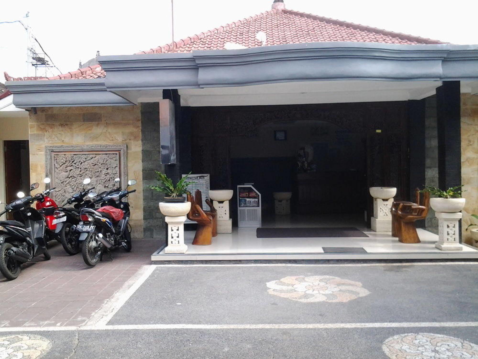 Mahendra Beach Inn Kuta Lombok Εξωτερικό φωτογραφία
