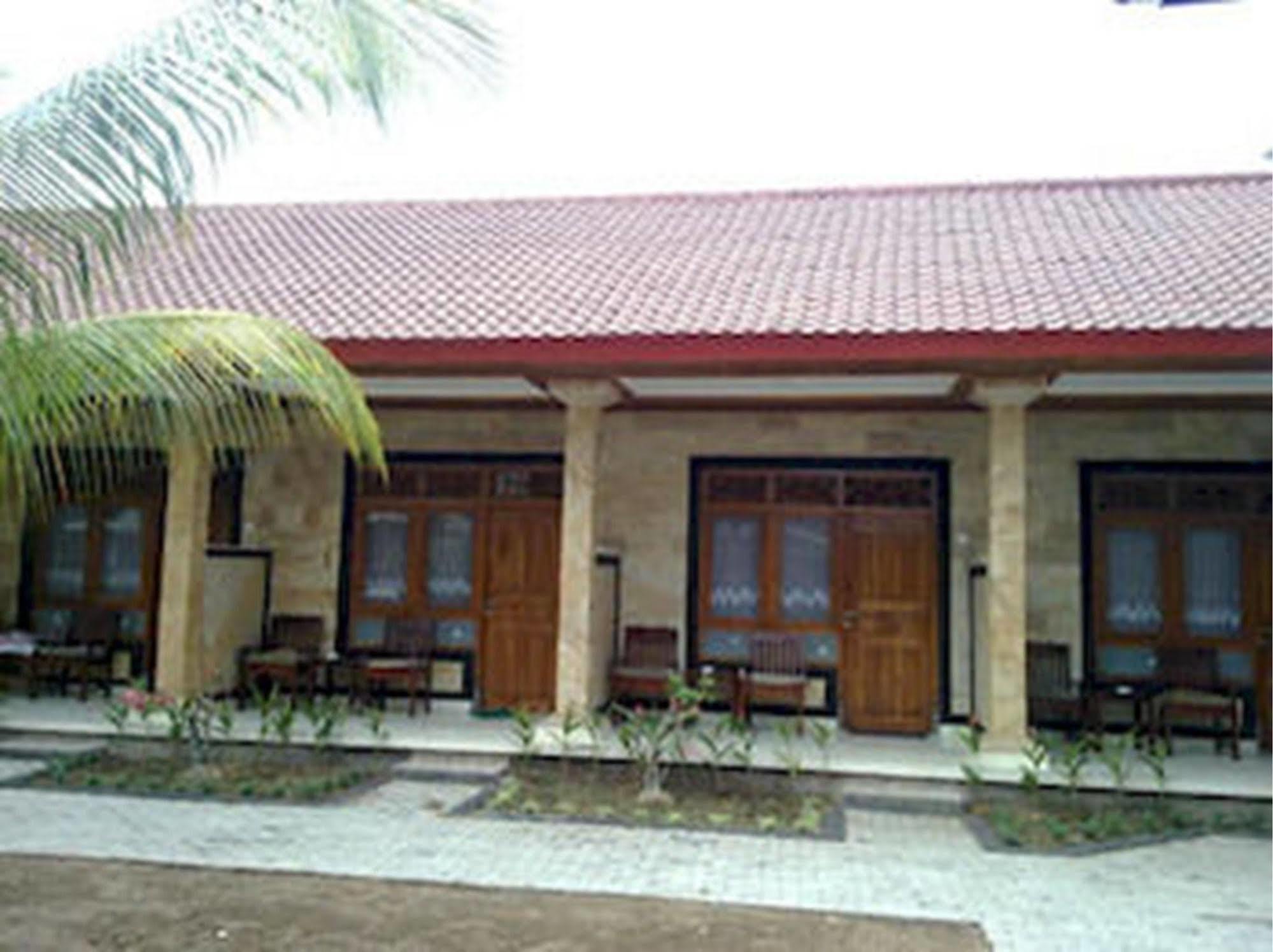 Mahendra Beach Inn Kuta Lombok Εξωτερικό φωτογραφία
